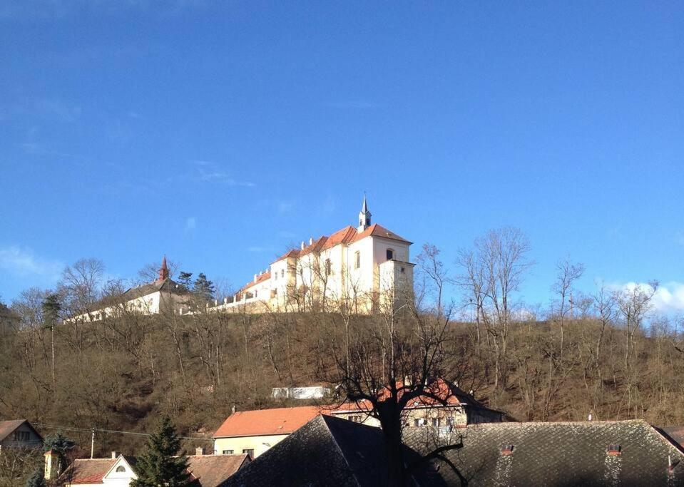 Apt. Overlooking The Castle Nizbor20Km From Prague Экстерьер фото